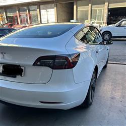 تسلا موديل 3